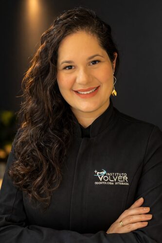 Dra-Larissa-Camargo-1.jpeg